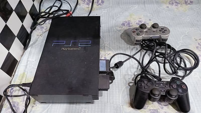 ORIGINAL SONY PLAYSTATION 2 WITH TWO MEMORY CARDS AND TWO CONTROLLERS 3