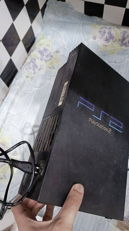 ORIGINAL SONY PLAYSTATION 2 WITH TWO MEMORY CARDS AND TWO CONTROLLERS 9