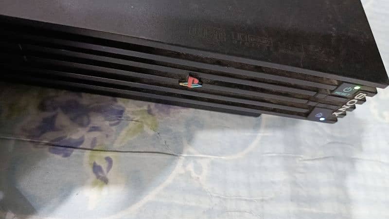 ORIGINAL SONY PLAYSTATION 2 WITH TWO MEMORY CARDS AND TWO CONTROLLERS 10