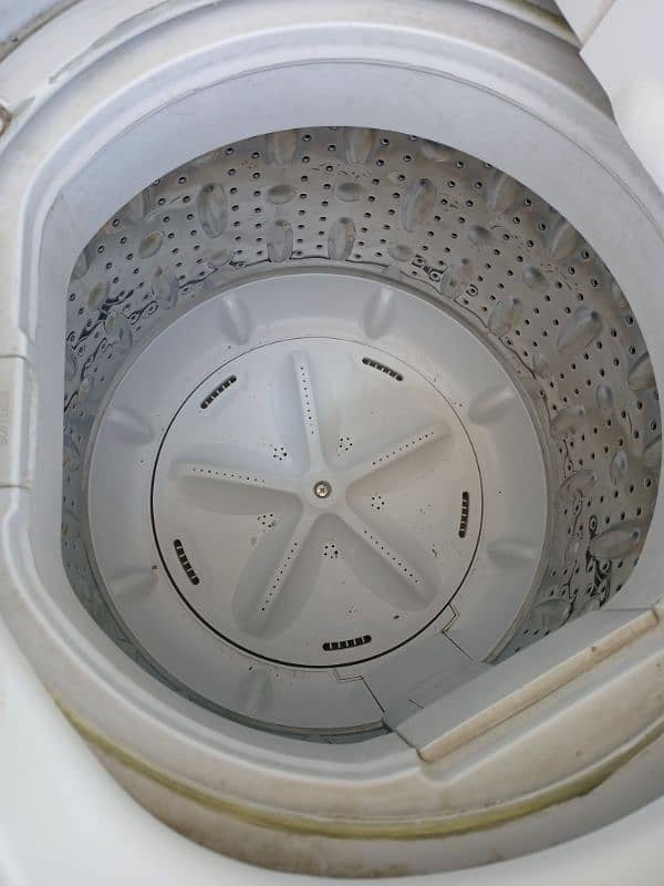 Dawlance washing machine 4