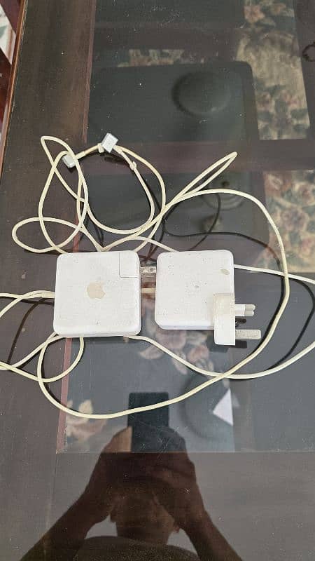 Apple mac book litning power suply 0
