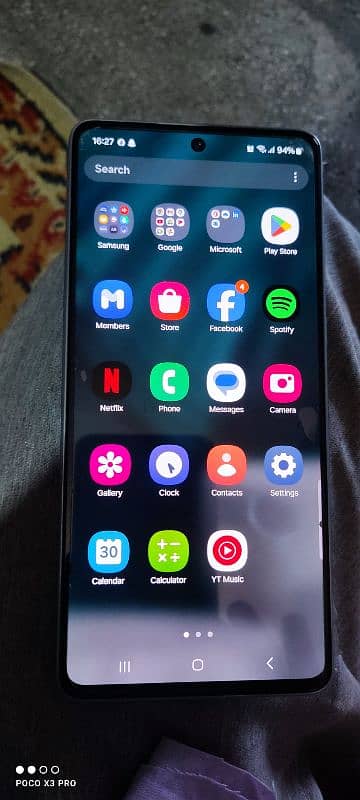 Samsung galaxy A 73 5g hai yah mobile 128GB memory our 8GB rahm hai 7