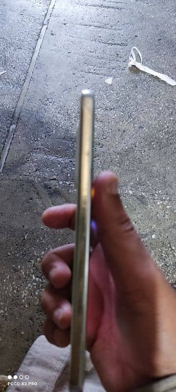 Samsung galaxy A 73 5g hai yah mobile 128GB memory our 8GB rahm hai 11