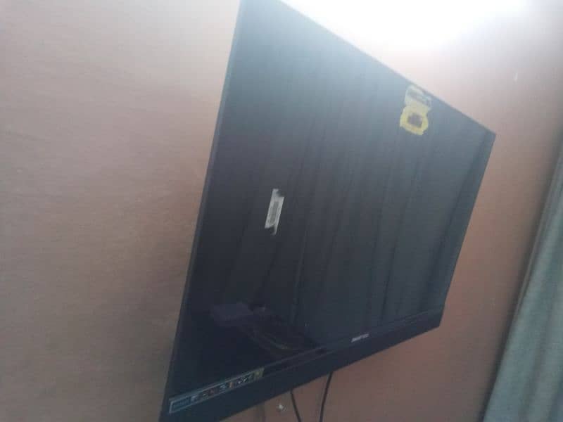 Android Smart LED 32 Inch new condition 2