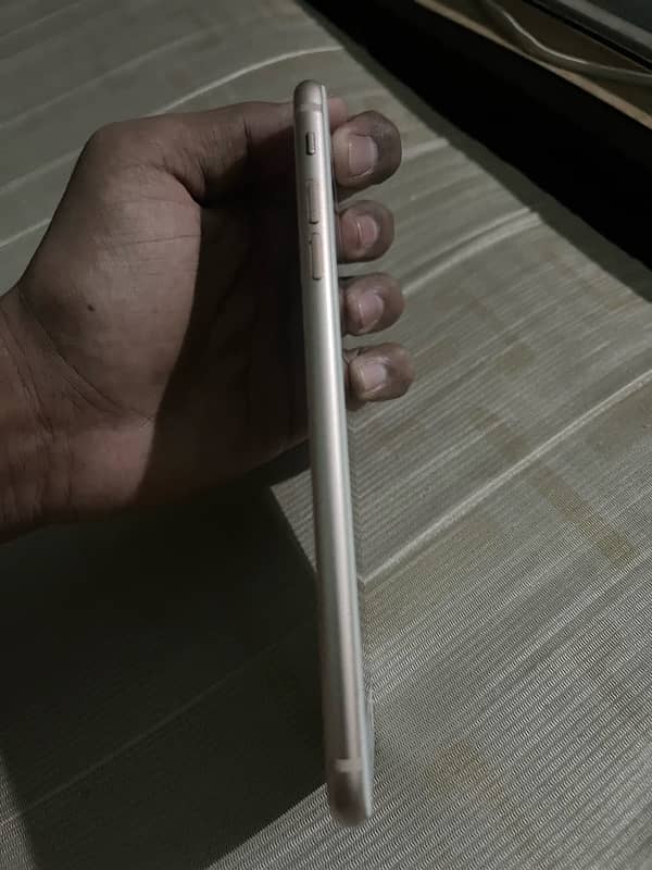 iphone 8 pluse 4