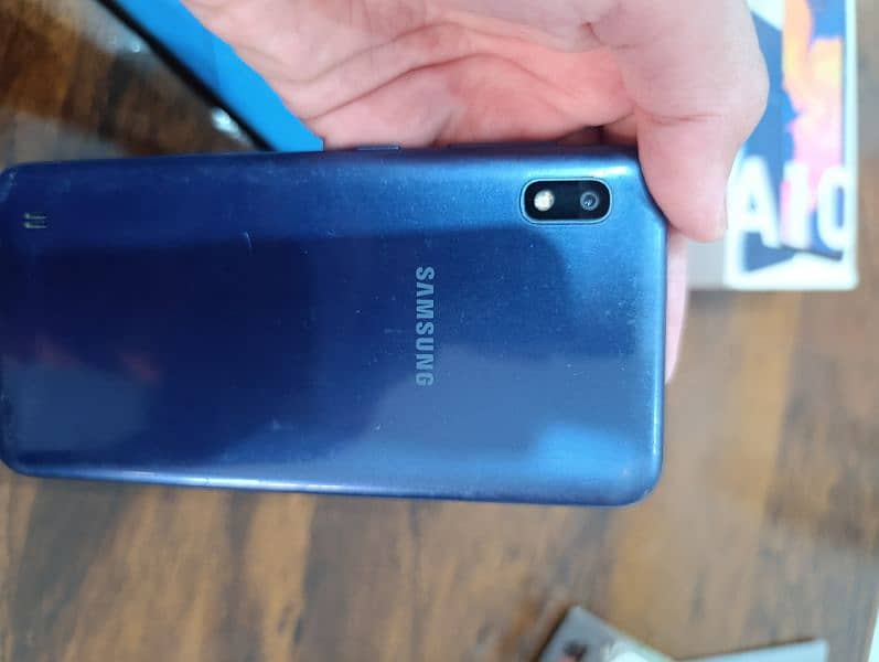 Condition 10/10 almost new phone dual sim 4