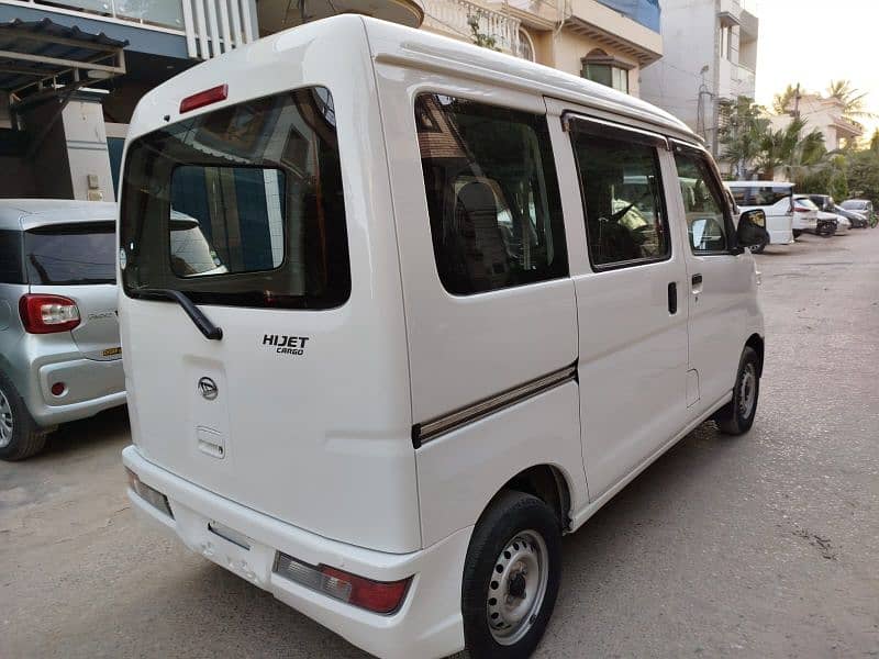 Daihatsu Hijet 2020 4