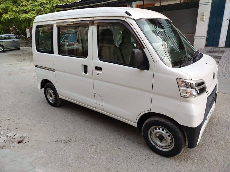Daihatsu Hijet 2020 5