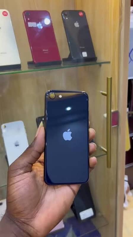 iPhone SE 2022 used non pta only phone 64gb 0