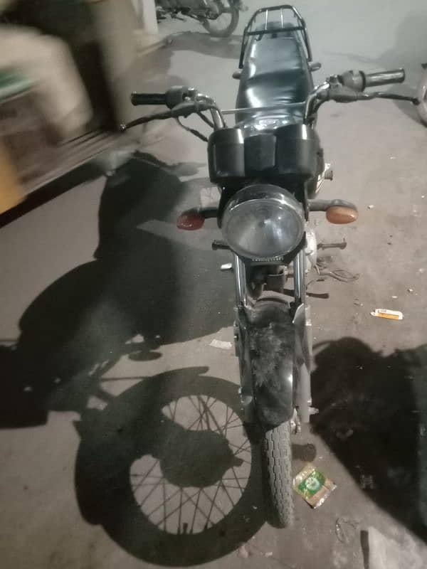 Yamaha YB125Z available 9