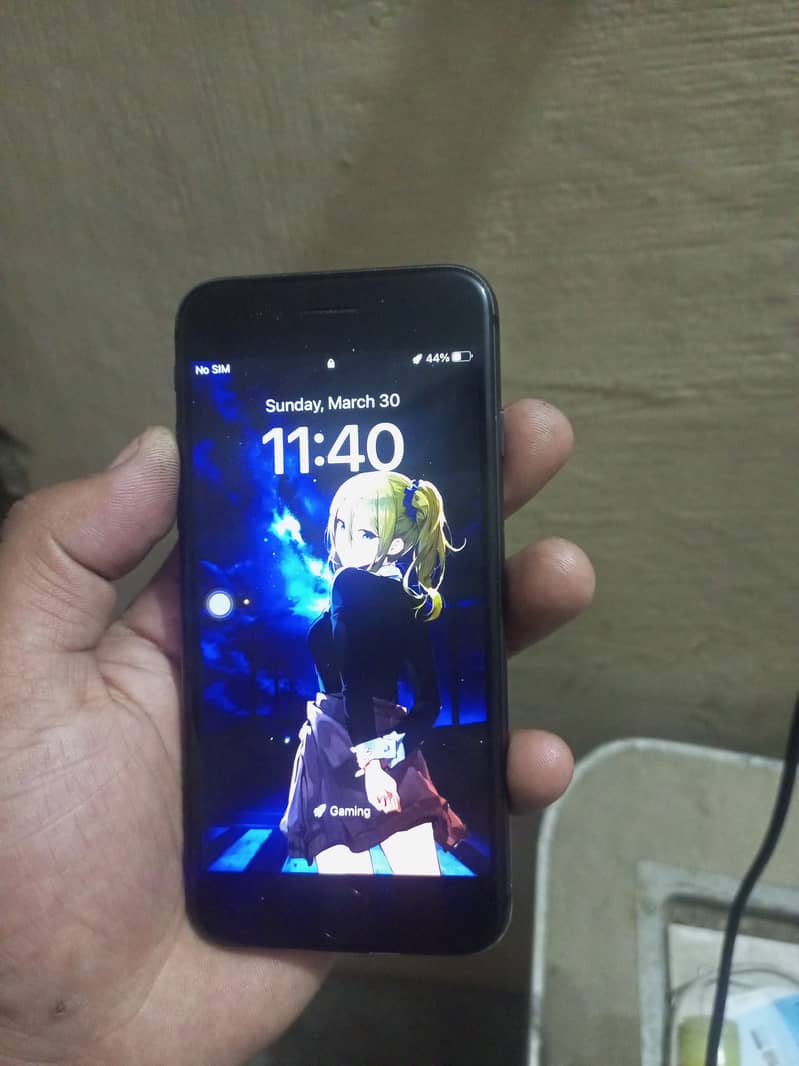 Apple iPhone 8 1