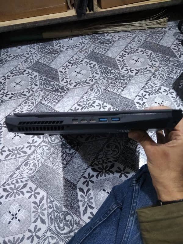 Clevo gaming with 8gb gtx1070 corei7 7820hk 16gbram 512ssd rgbkeyboard 2