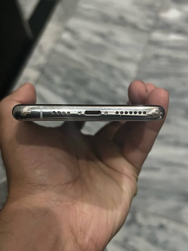 iphone 11 pro max 2