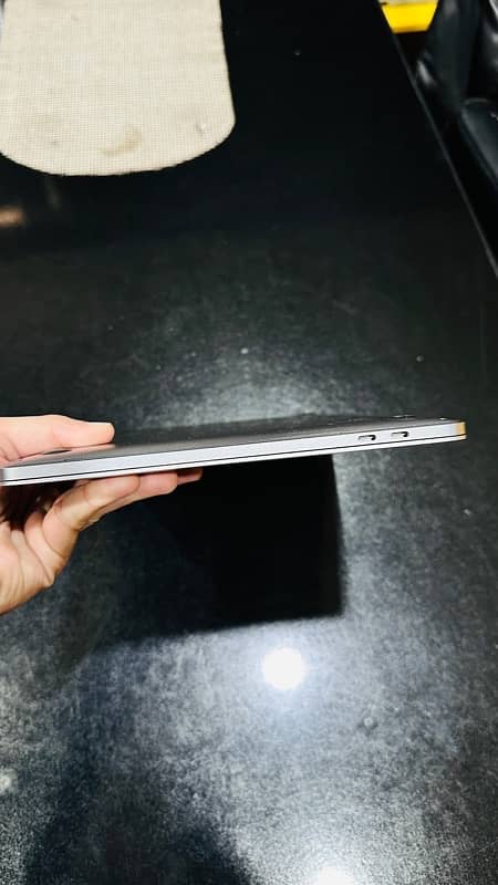 macbook pro 2017 touch bar 9