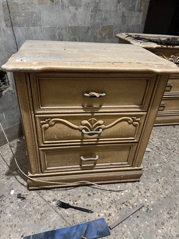 King Size Bed with 2 Side Tables 2