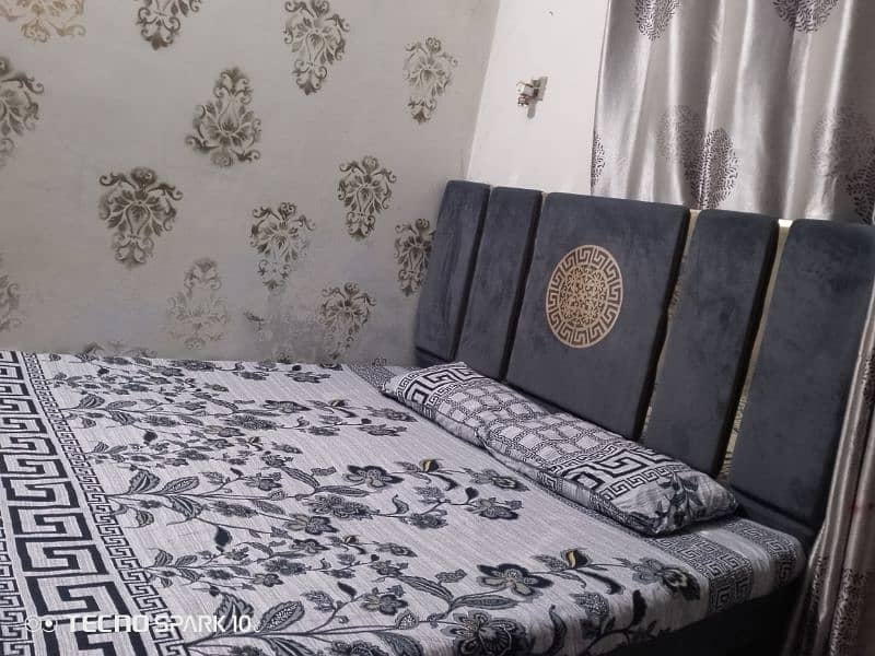 New poshish bed with madicated mattress 0