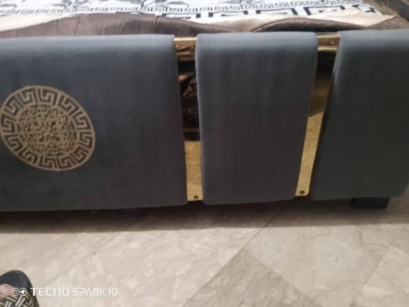 New poshish bed with madicated mattress 1