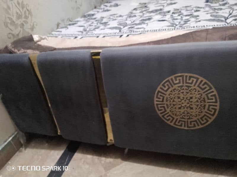 New poshish bed with madicated mattress 2