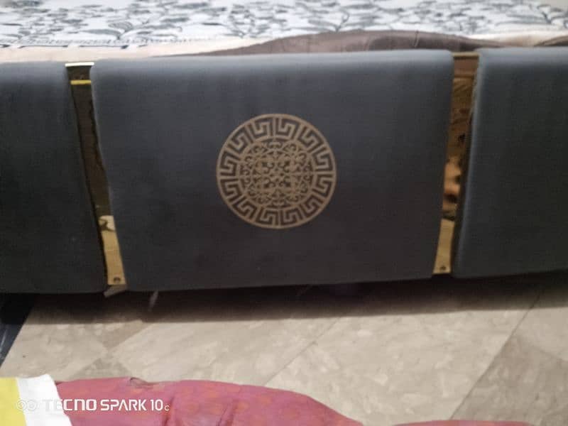 New poshish bed with madicated mattress 3