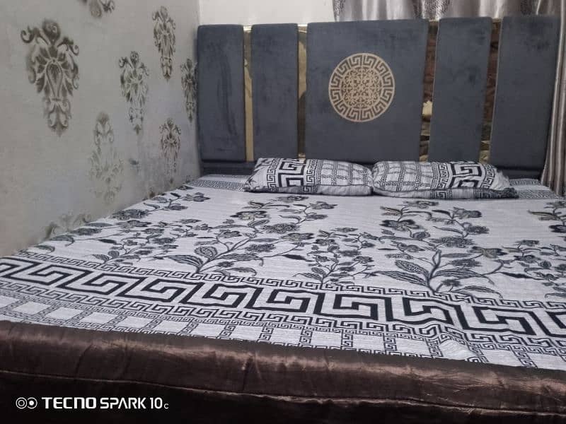 New poshish bed with madicated mattress 7