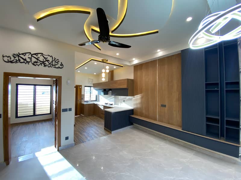 5 MARLA DESIGNER HOUSE FOR SALE 3