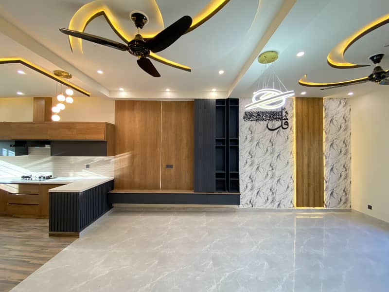 5 MARLA DESIGNER HOUSE FOR SALE 4