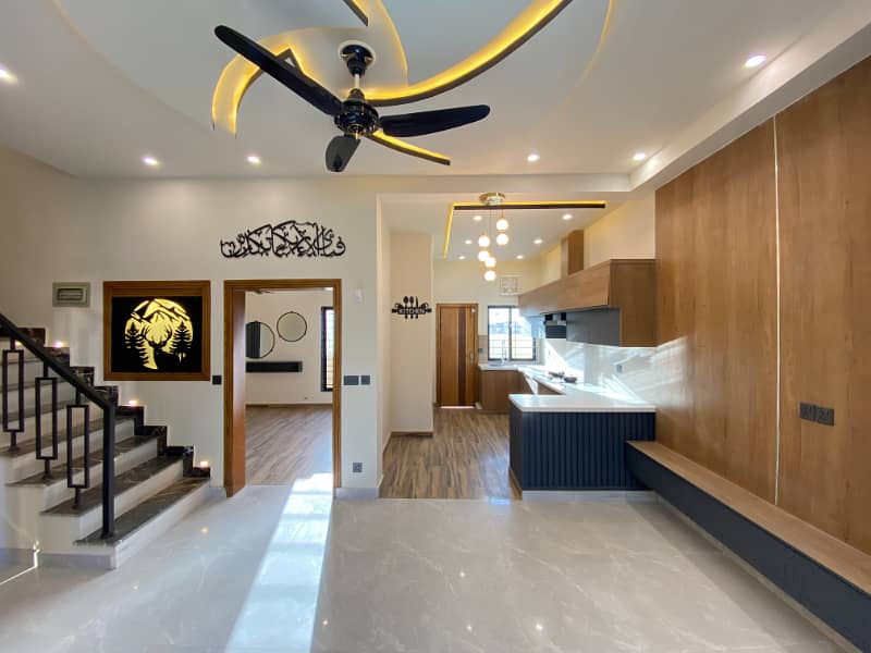 5 MARLA DESIGNER HOUSE FOR SALE 5