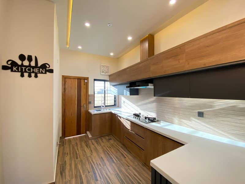 5 MARLA DESIGNER HOUSE FOR SALE 8
