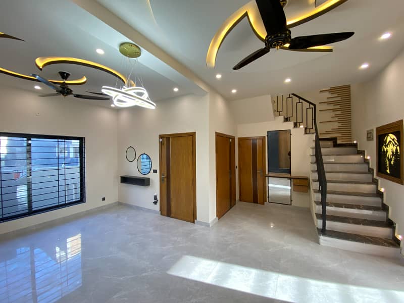 5 MARLA DESIGNER HOUSE FOR SALE 9