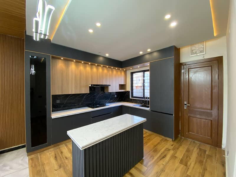 ALMOST 7 MARLA UNIQUE DESIGNER HOUSE FOR SALE 2