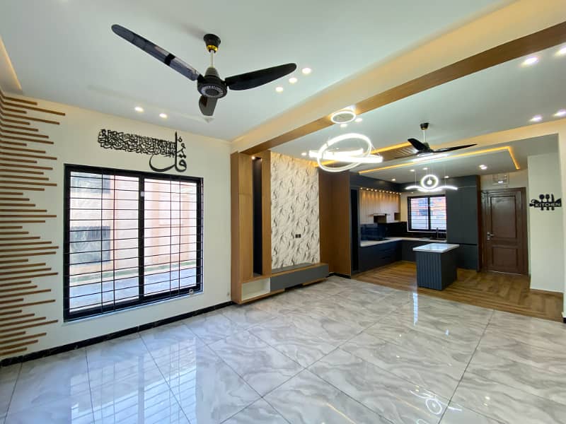 ALMOST 7 MARLA UNIQUE DESIGNER HOUSE FOR SALE 8
