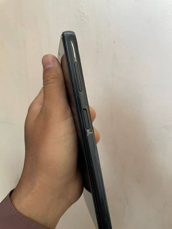 Samsung A14   6+6(extendable) / 128 GB. 5