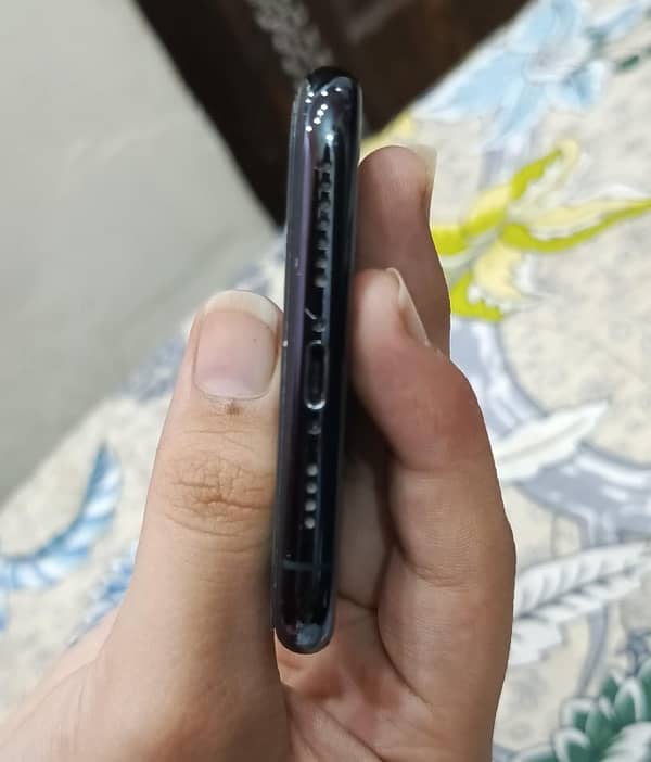 IPhone 11 Pro Max jv non pta 64gb only call on WhatsApp 03184567705 4