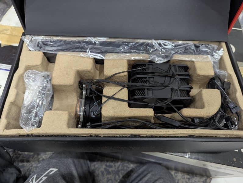 Asus ROG Strix LC II 360 1