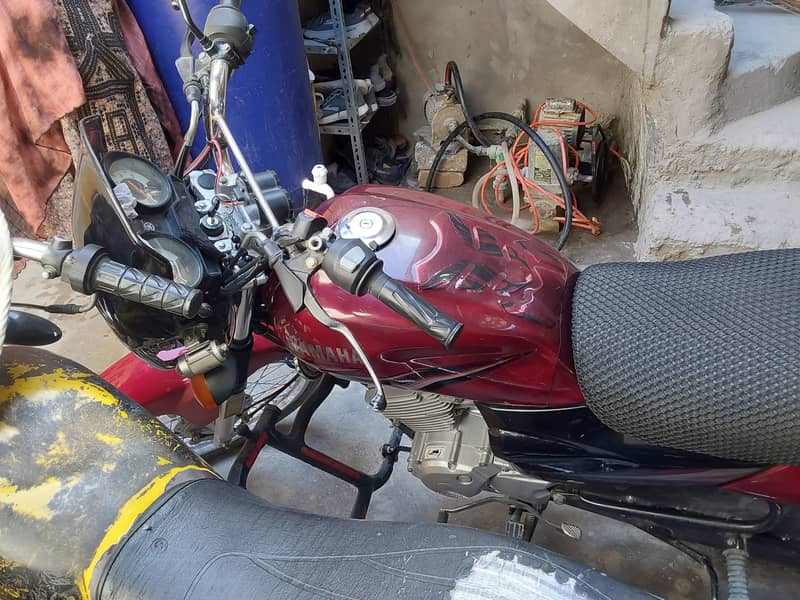 Yamaha YB 125Z 2018 4