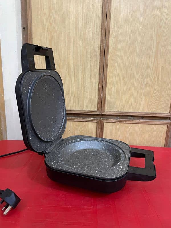 Tower Electric Medium Size Pizza Maker 4