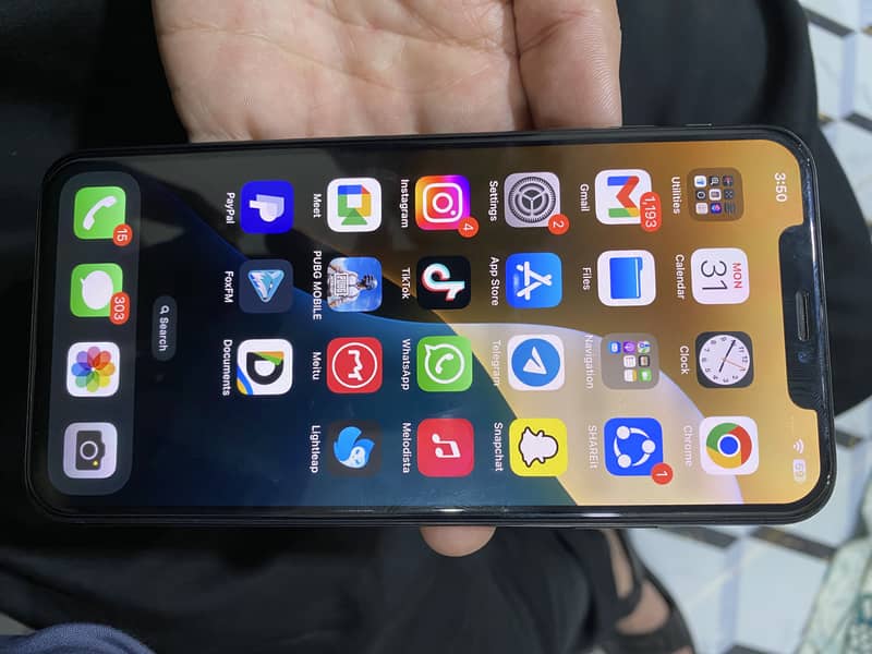 Apple iPhone XS Max 0