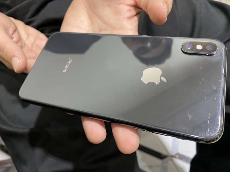 Apple iPhone XS Max 1