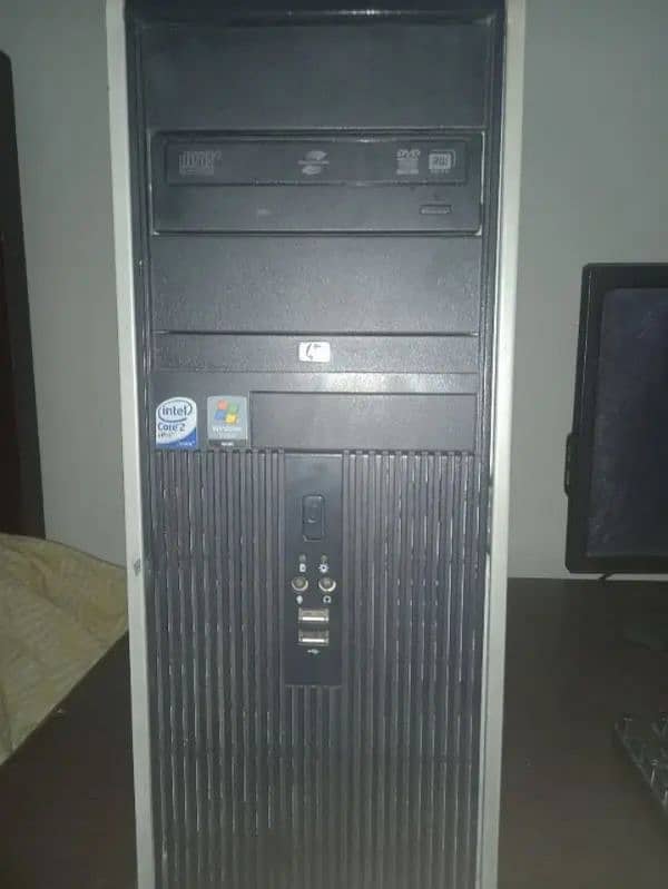 I am selling my pc core 2 quad 6gb ram 80 gb hdd 0