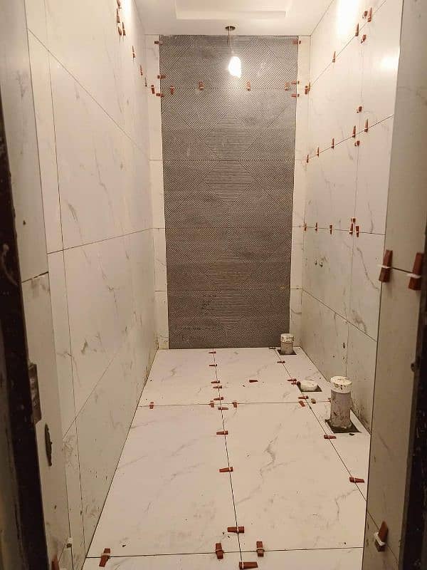 tile fixer 18
