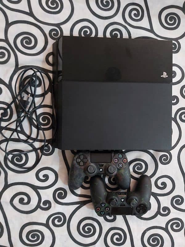 PS4 Fat 11.00 Jailbroken 500 Gb with 2 controllers 0