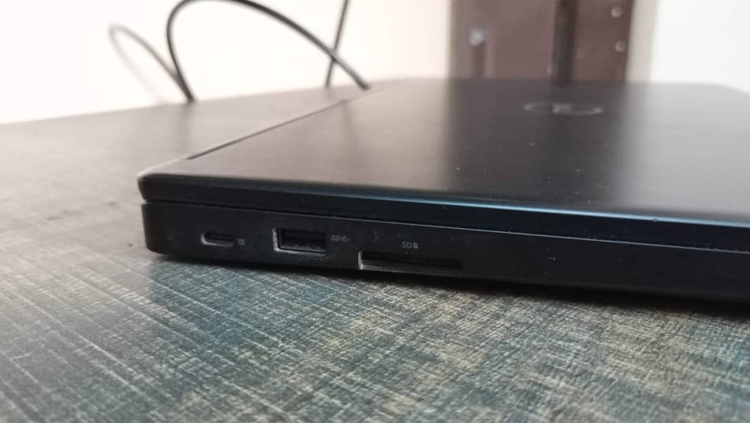 Dell Latitude 5490 (touch) 4