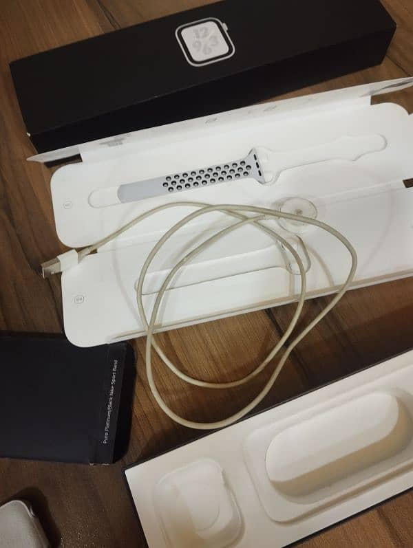 Apple watch Series 4 Nike Edition 40mm 6
