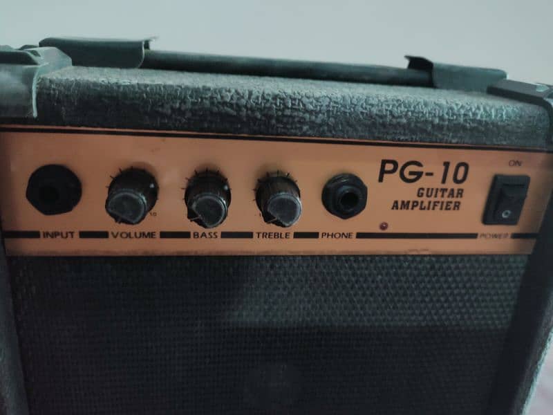 Photogenic PG-10 Guitar Amplifier 1