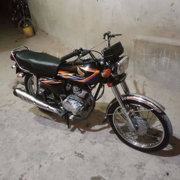 Honda CG125 mint condition 2018 model 3
