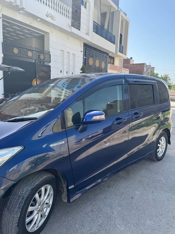 Honda Freed 2012 4