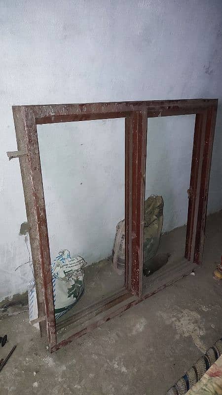 iron window 4'x4' Size he 0
