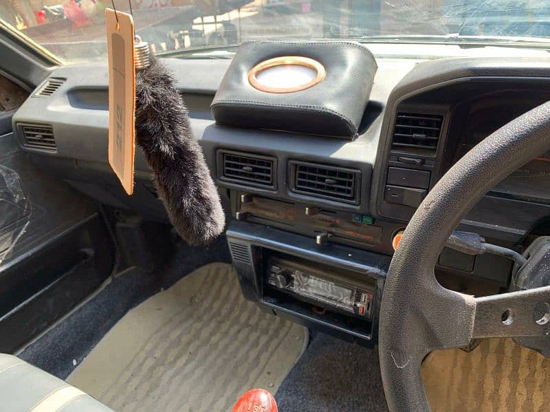 Toyota Corolla 1986 11