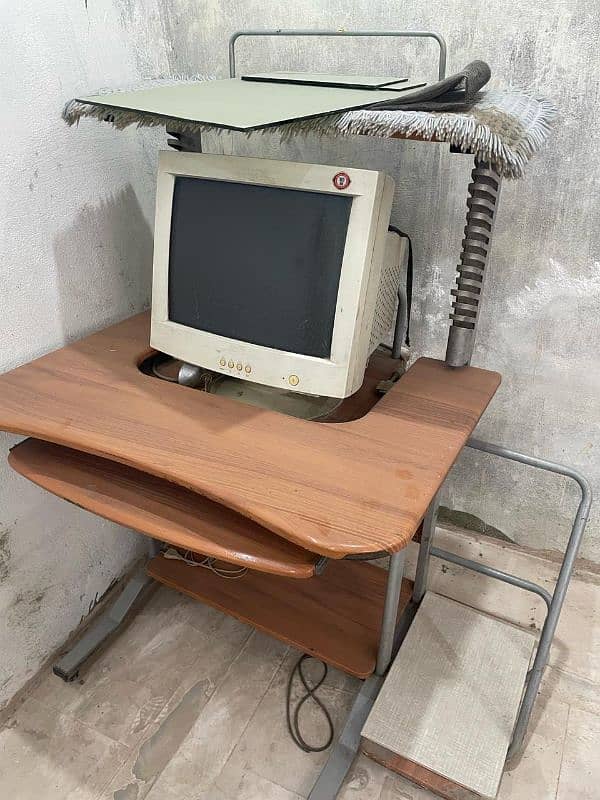 Computer table for sale 2