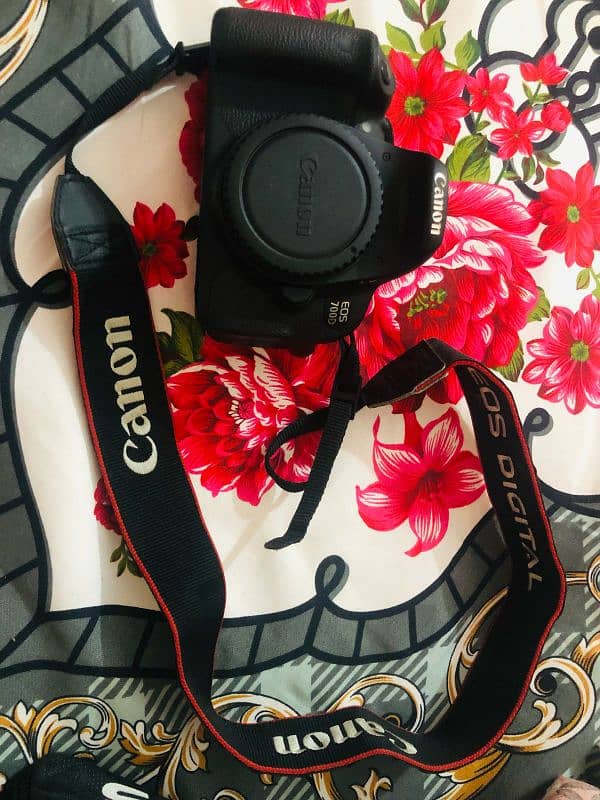 canon 700d 0